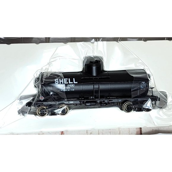 Life Like Trains Proto 2000 Series 8000 Gallon Riveted Tank Car Model Train - Picture 4 of 16